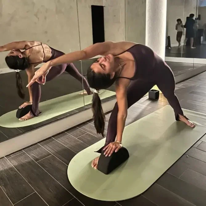 เสื่อโยคะยาง PU รูปทรงวงรี ขนา - Home Gym Yoga Mat Storage บทวิจารณ์และราคา
